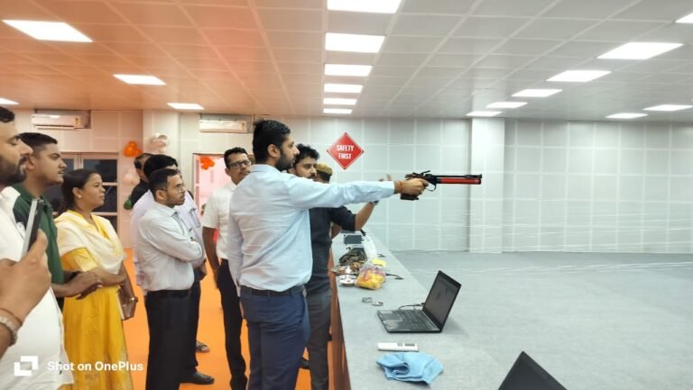 सुखाड़िया स्पोर्ट्स कॉम्प्लेक्स में 10 मीटर शूटिंग रेंज का भव्य उद्घाटन, शूटिंग के नए सितारे गढ़ेगा भीलवाड़ा – आधुनिक रेंज का शुभारंभ, सांसद, जिला कलक्टर सहित अन्य जनप्रतिनिधि रहे मौजूद..