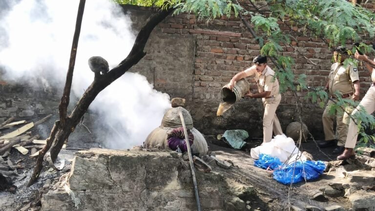 प्रहराधिकारी धोलाराम विश्नोई एक्शन मोड में, 1300 लीटर वॉश नष्ट — अवैध शराब माफियाओं में दहशत..